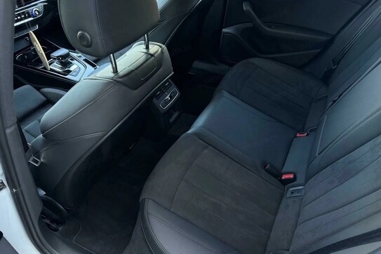 Audi A4 40 TDI S Line S tronic
