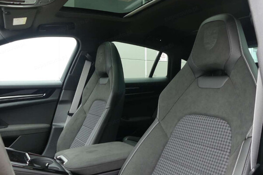 Porsche Panamera 4 E-Hybrid