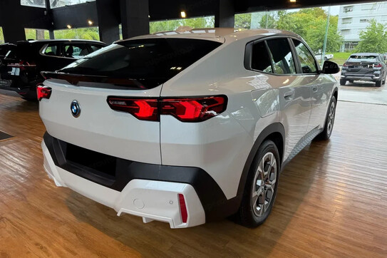 BMW iX2 eDrive20