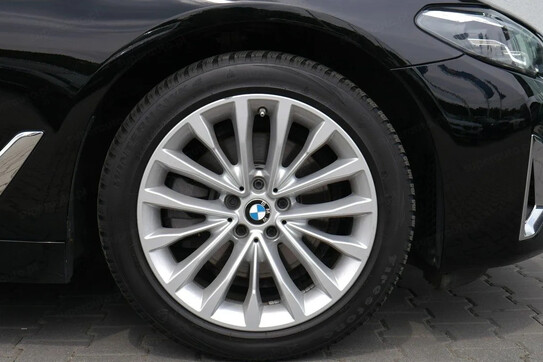 BMW Seria 5 520d xDrive Luxury Line