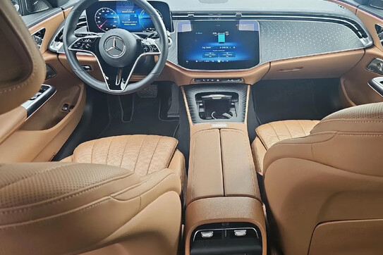 Mercedes E Klasa 300e  4-Matic AMG 9G-Tronic