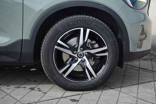 Volvo XC40 B4 Plus Dark