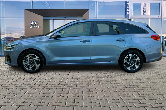Hyundai i30 1.5 DPI Pure