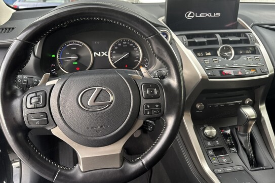 Lexus NX 300h Business Edition AWD