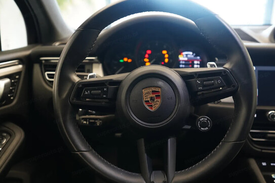 Porsche Macan T