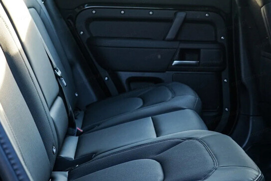 Land Rover Defender 110 3.0 D250 X-Dynamic HSE