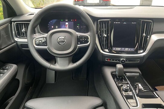 Volvo V60 T6 AWD Plug-In Hybrid Plus Dark