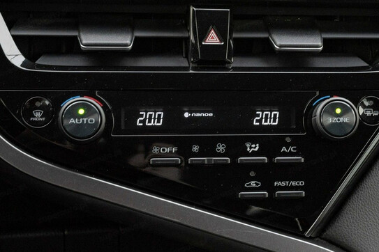 Toyota Camry 2.5 Hybrid Executive CVT