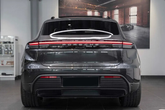 Porsche Macan 4