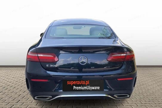 Mercedes E Klasa Coupe 300 AMG Line