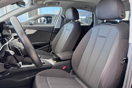 Audi A4 35 TFSI S Line S tronic