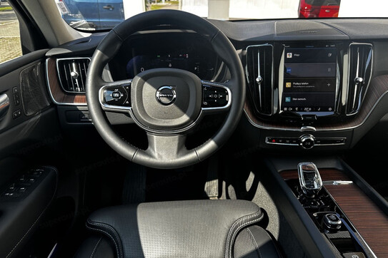 Volvo XC60 T8 Plug-In Hybrid AWD Plus Bright aut