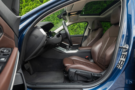 BMW Seria 3 320d xDrive Luxury Line