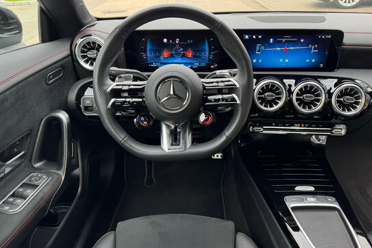 Mercedes CLA AMG 35 4-Matic Shooting Brake