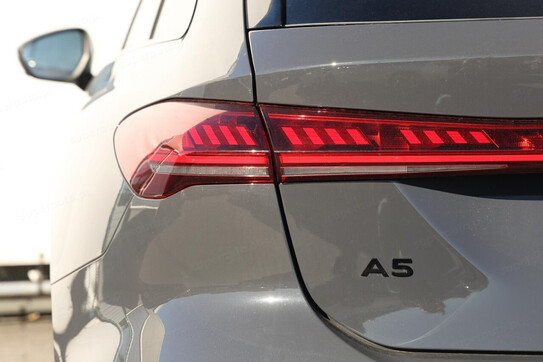 Audi A5 e-Hybrid quattro Avant