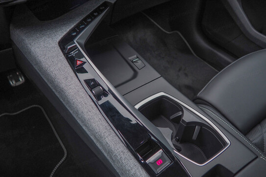 Peugeot 3008 e-3008 GT 73kWh