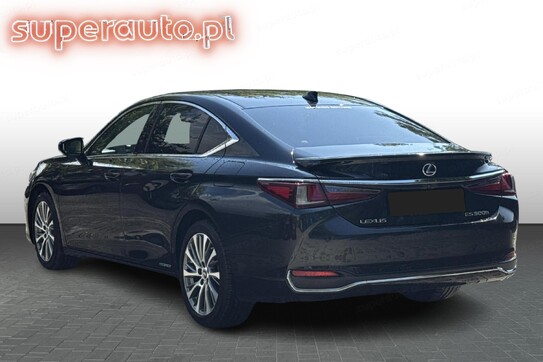 Lexus ES 300h Business Edition +