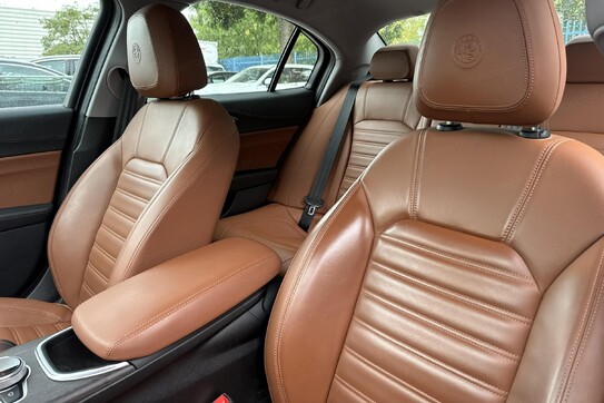 Alfa Romeo Giulia TI  2.0 Turbo aut