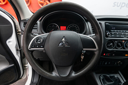 Mitsubishi L 200 2.4 d