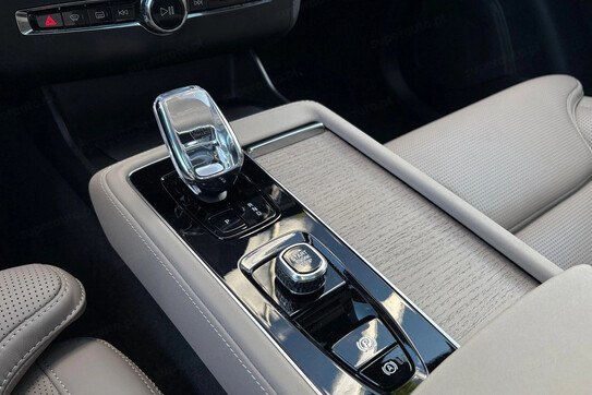 Volvo XC90 T8 AWD Plug-In Hybrid Ultra Bright 7os aut