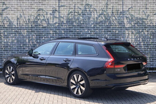 Volvo V90 T6 AWD Plug-In Hybrid Plus Dark