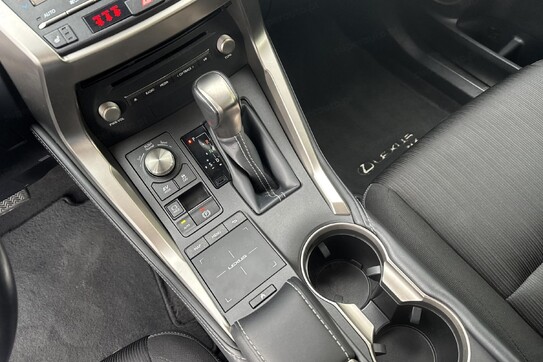 Lexus NX 300h Business Edition AWD