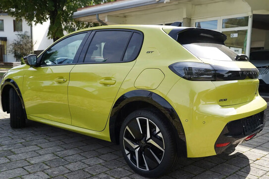 Peugeot 208 GT e-DCS6 1.2 mHEV