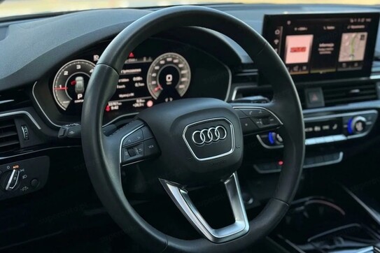Audi A4 40 TDI S Line S tronic