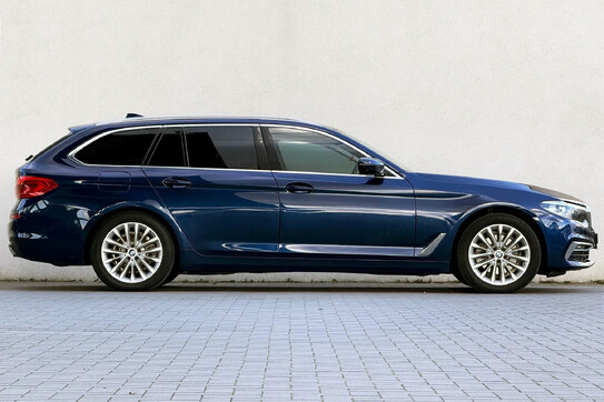 BMW Seria 5 Touring 520d xDrive Luxury Line