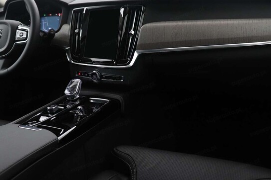 Volvo V90 T6 AWD Plug-In Hybrid Plus Dark