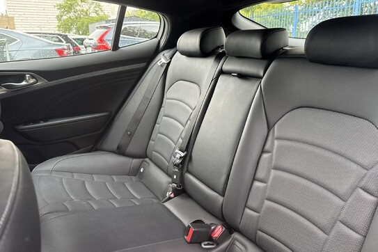 Kia Stinger GT 3.3 T-GDI V6  AWD