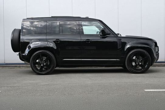 Land Rover Defender 110 D300 X-Dynamic HSE
