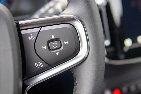 Volvo XC40 B3 Plus Dark