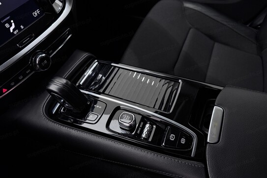 Volvo V60 T8 AWD Plug-In Hybrid Momentum