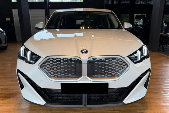 BMW iX2 eDrive20