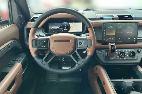 Land Rover Defender 110 4.4 P635 V8 mHEV Octa
