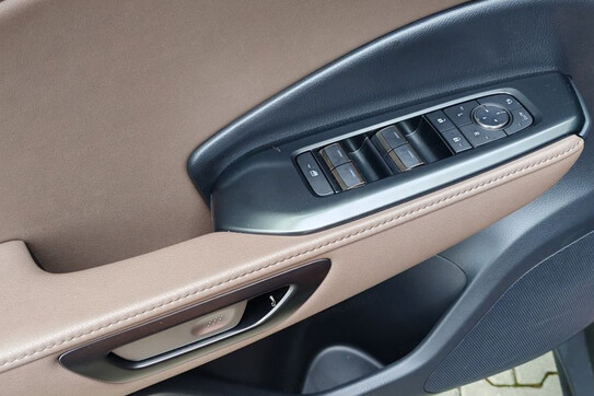 Lexus LBX Elegant 1.5 Hybrid