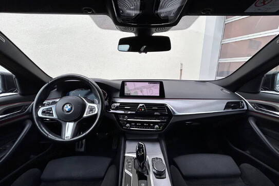 BMW Seria 5 520d xDrive M Sport sport-aut