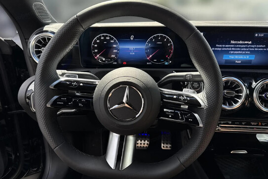 Mercedes CLA 220 4-Matic AMG Line 8G-DCT