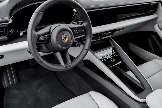 Porsche Macan 4