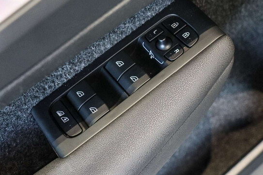 Volvo XC40 B3 Plus Dark