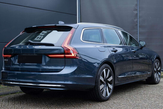 Volvo V90 T6 AWD Plug-In Hybrid Ultra Bright