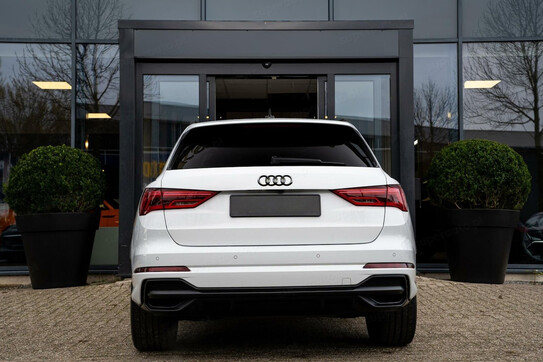 Audi Q3 35 TFSI S line S tronic