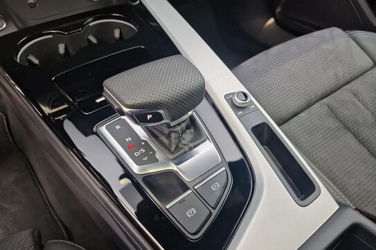 Audi A4 Avant 40 TDI quattro S Line