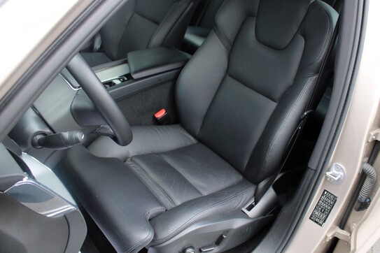 Volvo XC60 B4 D AWD Ultimate Dark