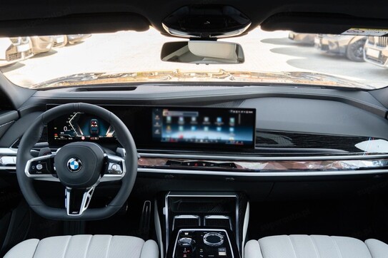 BMW Seria 7 740d xDrive M Sport