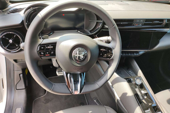Alfa Romeo Junior 1.2 Ibrida Speciale