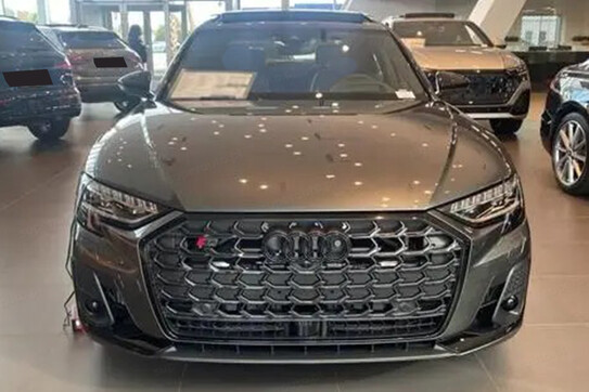Audi A8 S8 TFSI quattro
