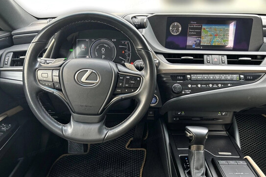 Lexus ES 300h Business Edition
