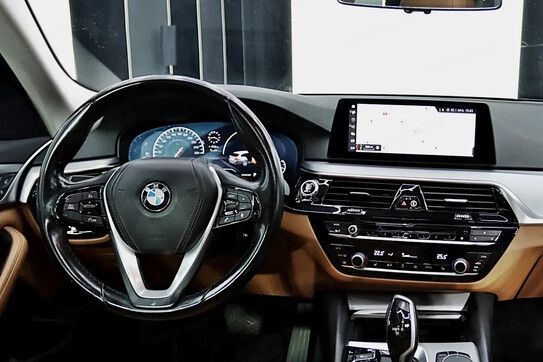 BMW Seria 5 520d aut